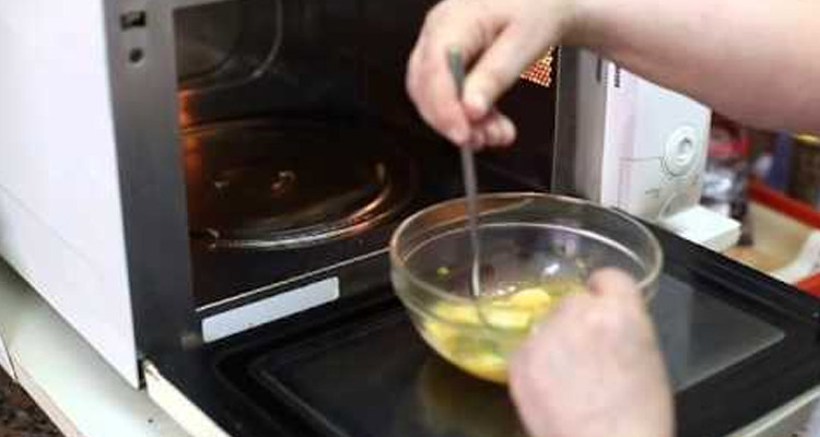 Cocer Huevos en Microondas